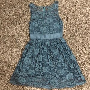 Lace BB Dakota dress